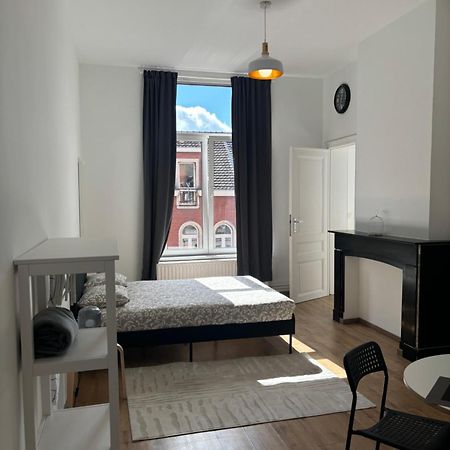 Studio Issa Brussels Luaran gambar
