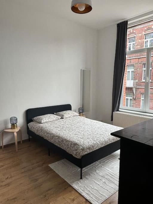 Studio Issa Brussels Luaran gambar