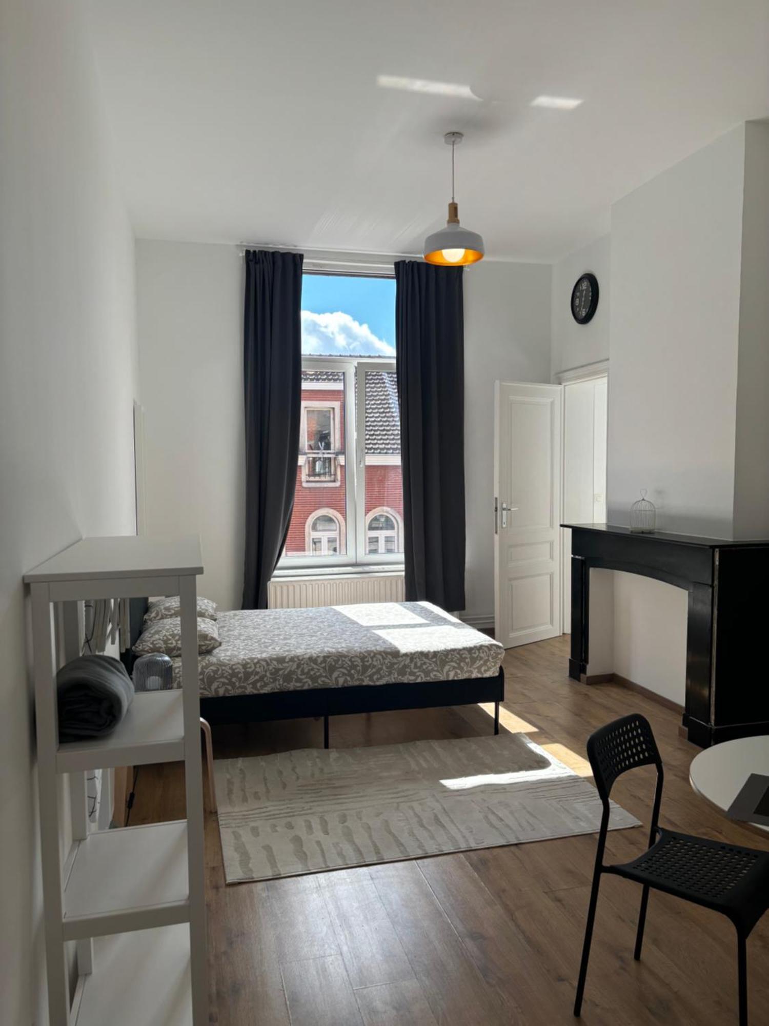 Studio Issa Brussels Luaran gambar