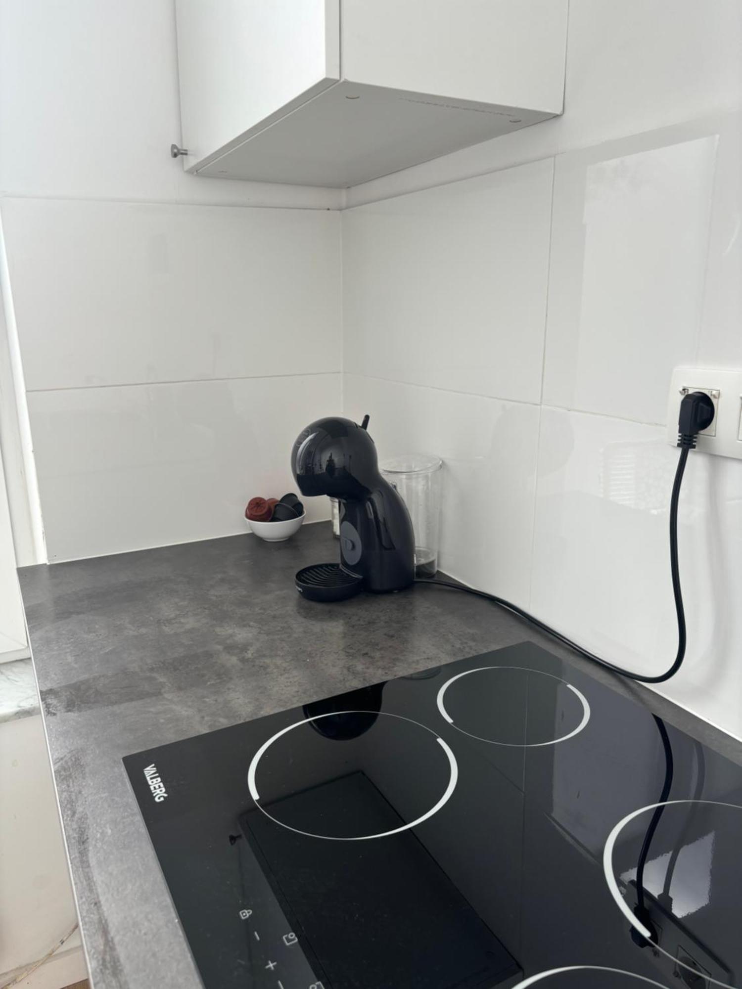 Studio Issa Brussels Luaran gambar
